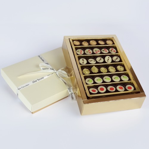 Geschenkbox mit gemischten Pralinen 990 g