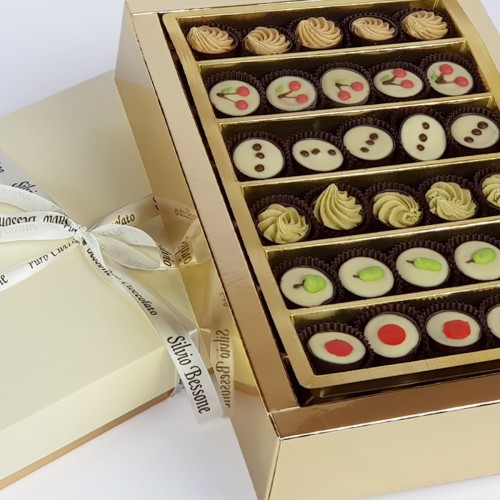 Geschenkbox mit gemischten Pralinen 990 g